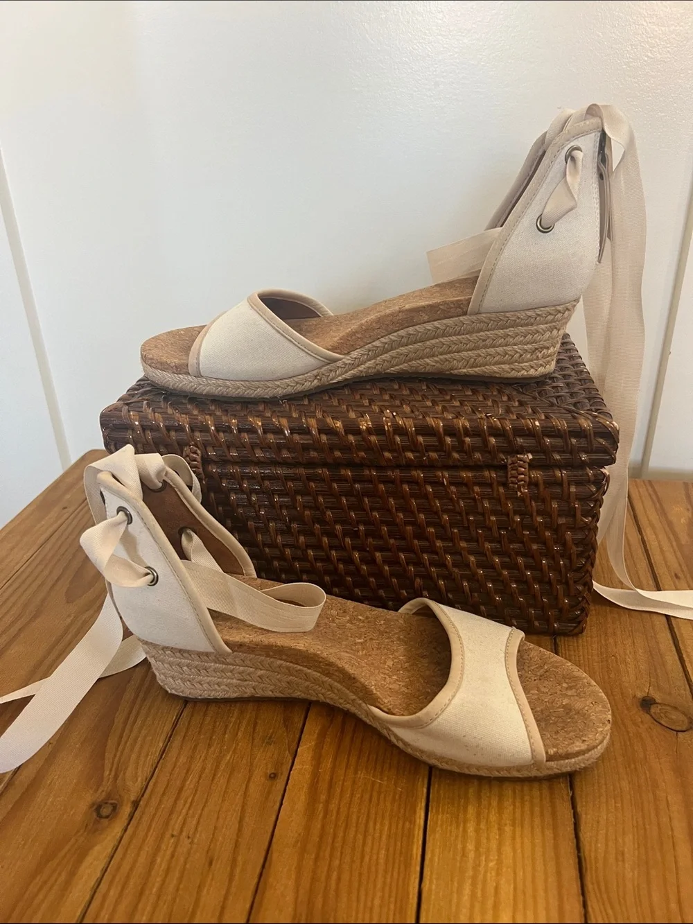 UGG elegant cream