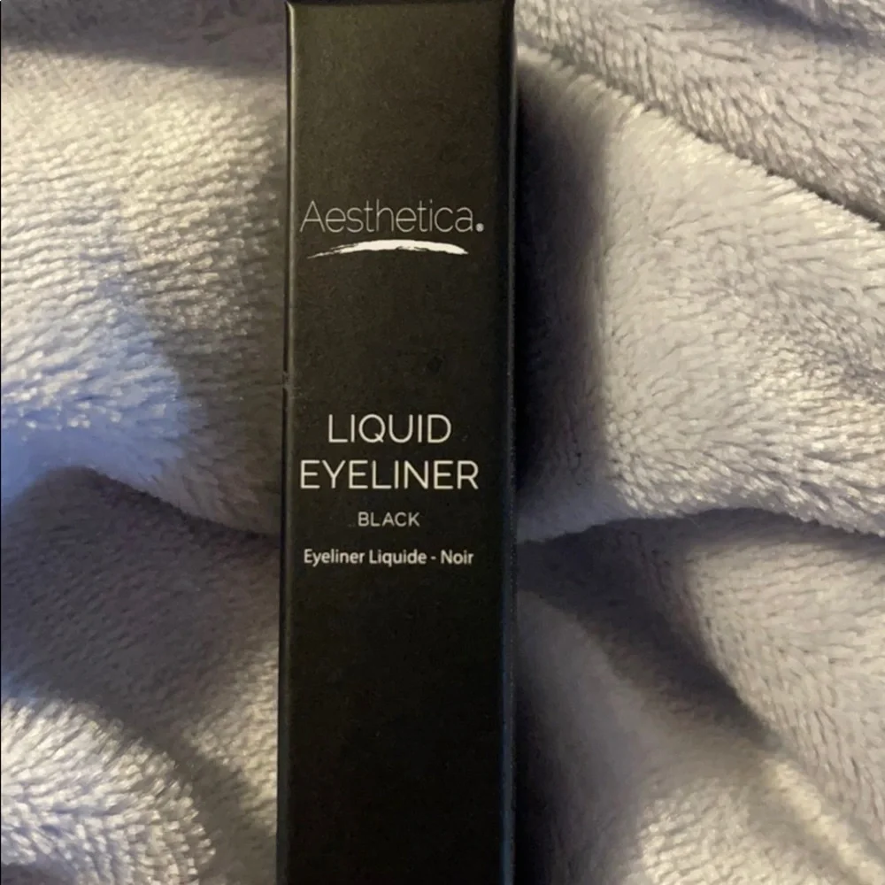Aesthetica liquid liner