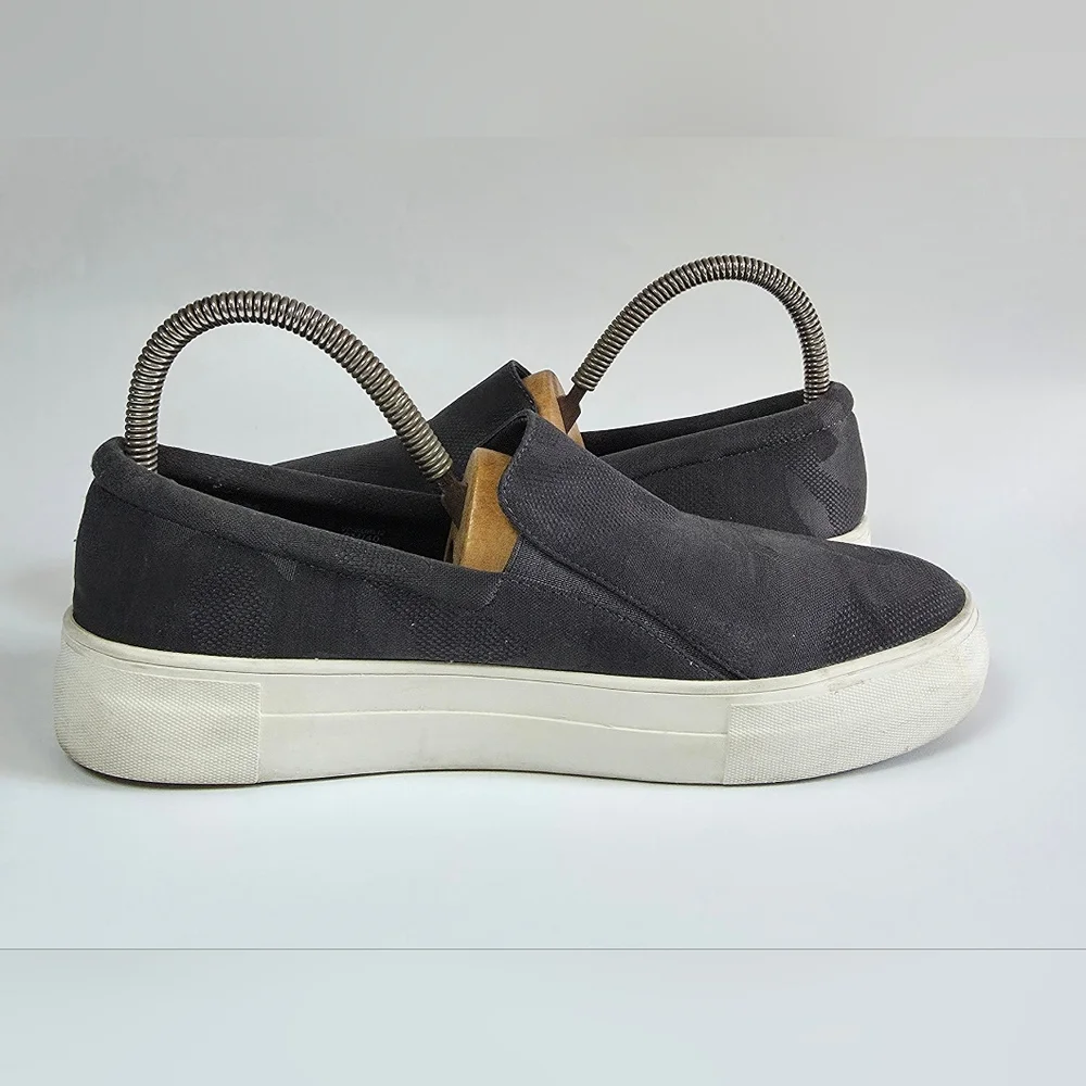 Vince Camuto vince camuto