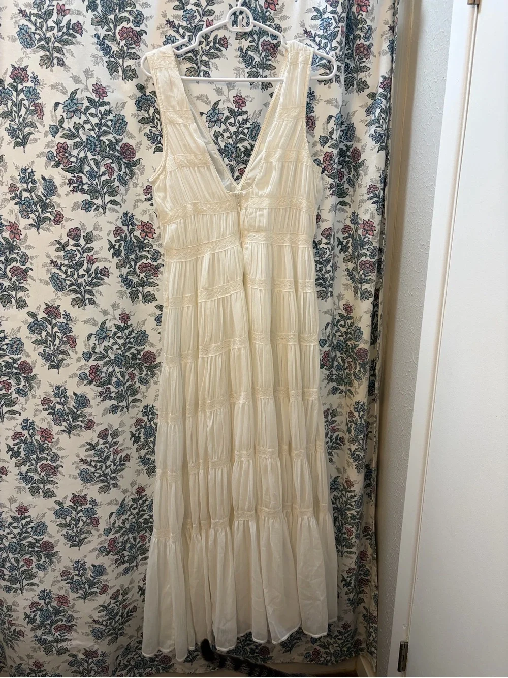 Abercrombie & Fitch lightweight tiered