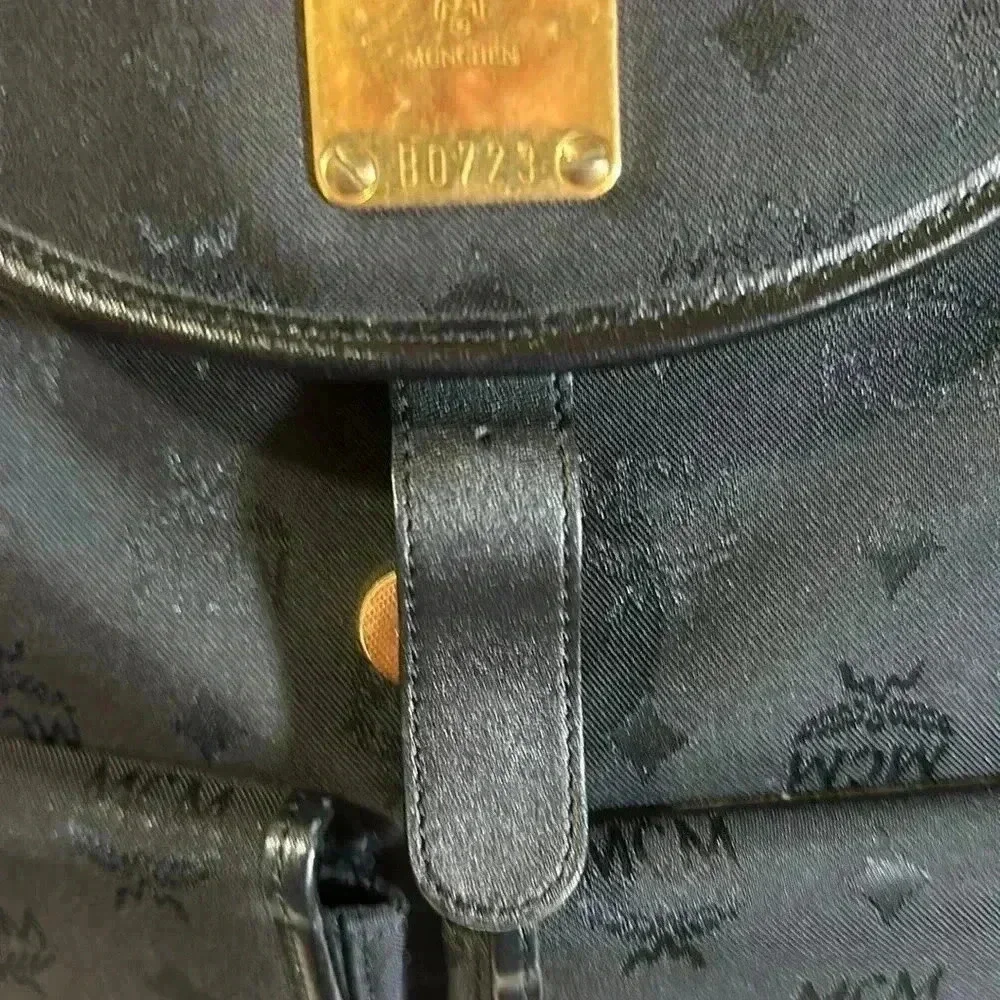 MCM preowned slight
