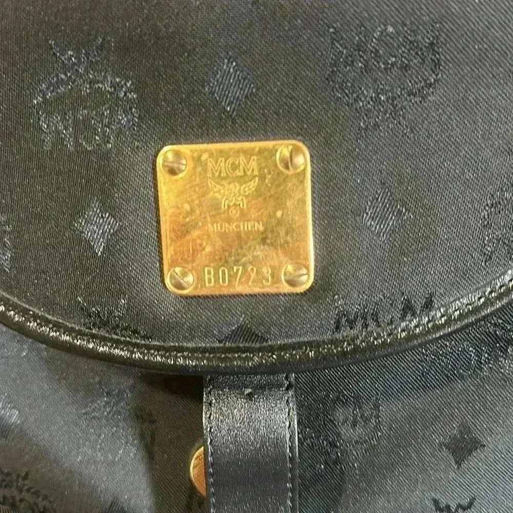 MCM preowned slight