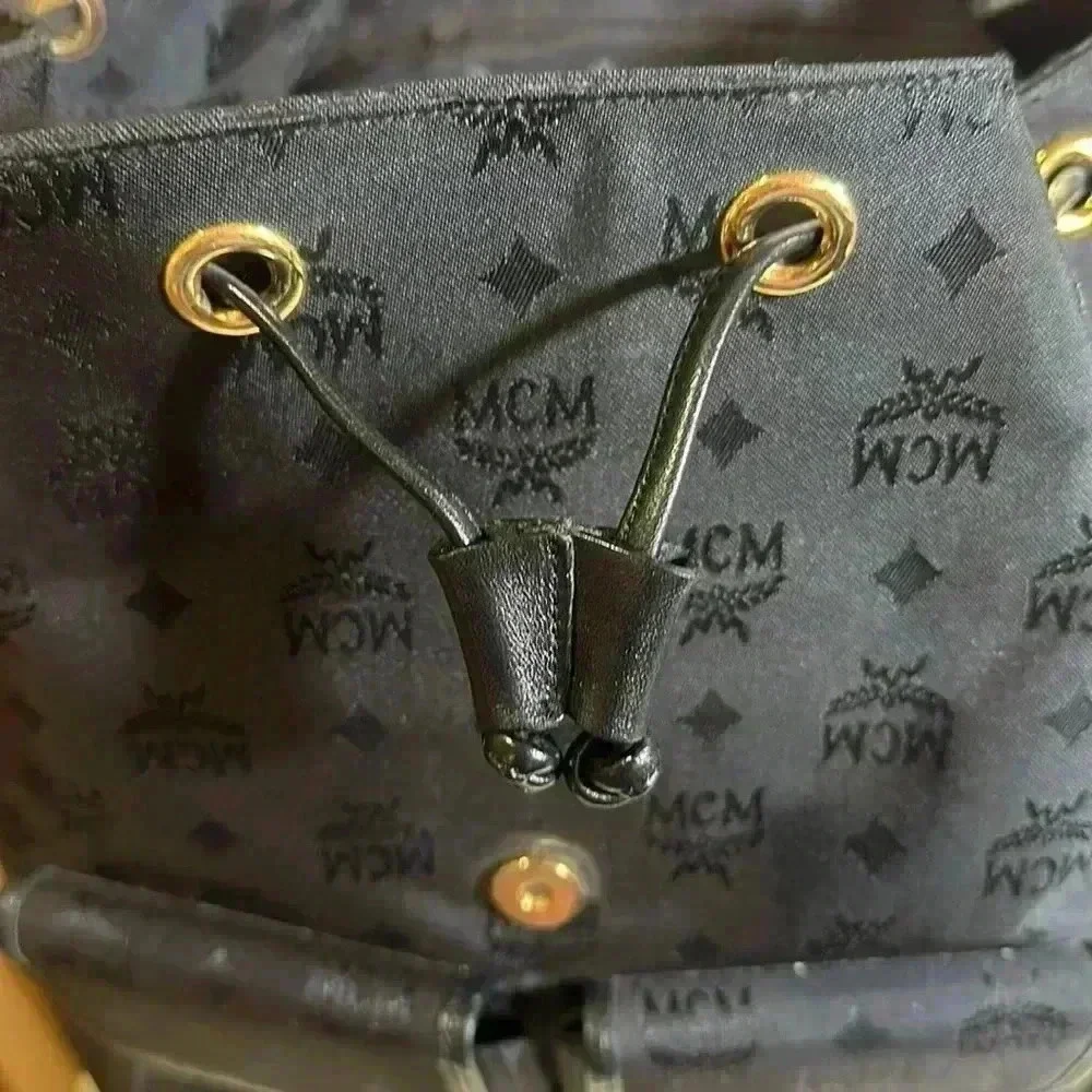 MCM preowned slight