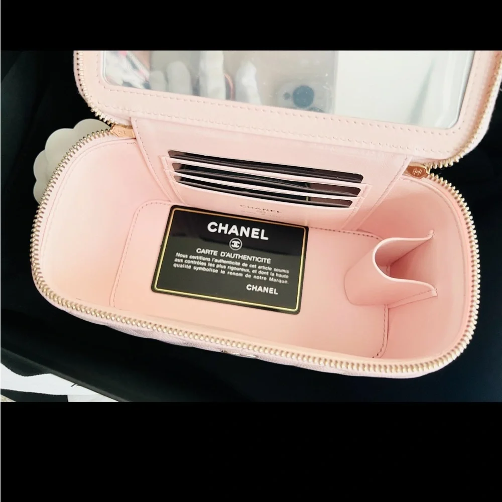CHANEL classic quilted