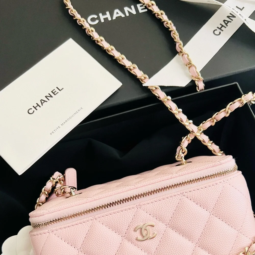 CHANEL classic quilted
