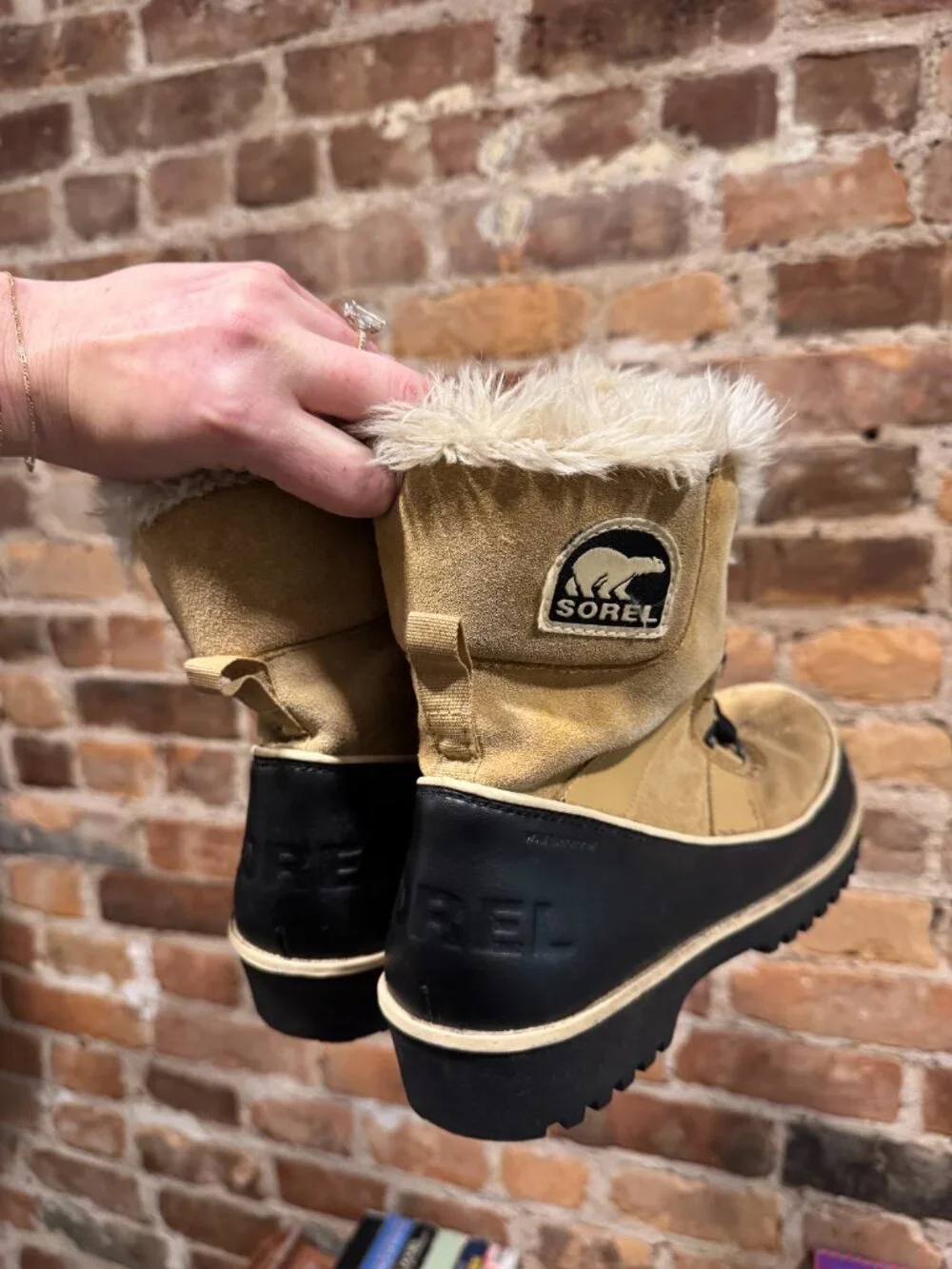 Sorel great gently