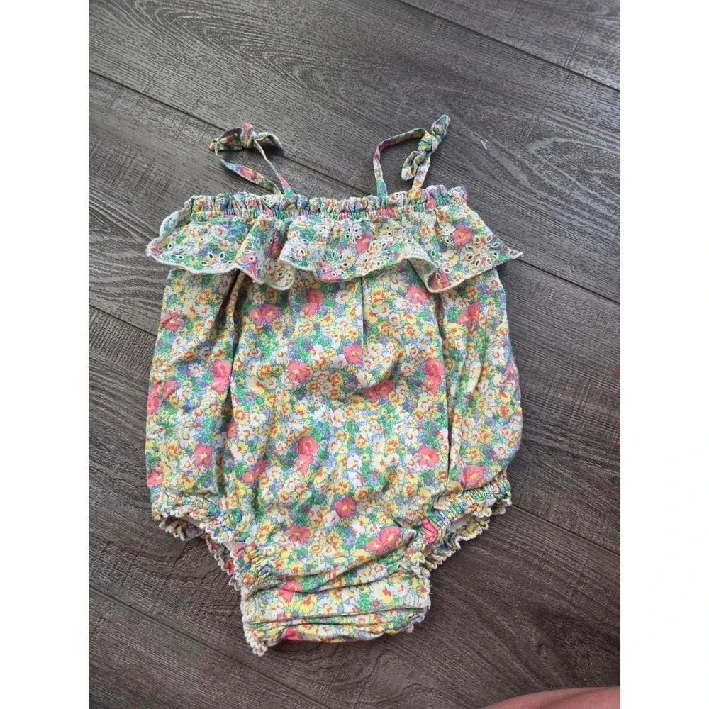 Baby gap rompee 6-12 mos‎