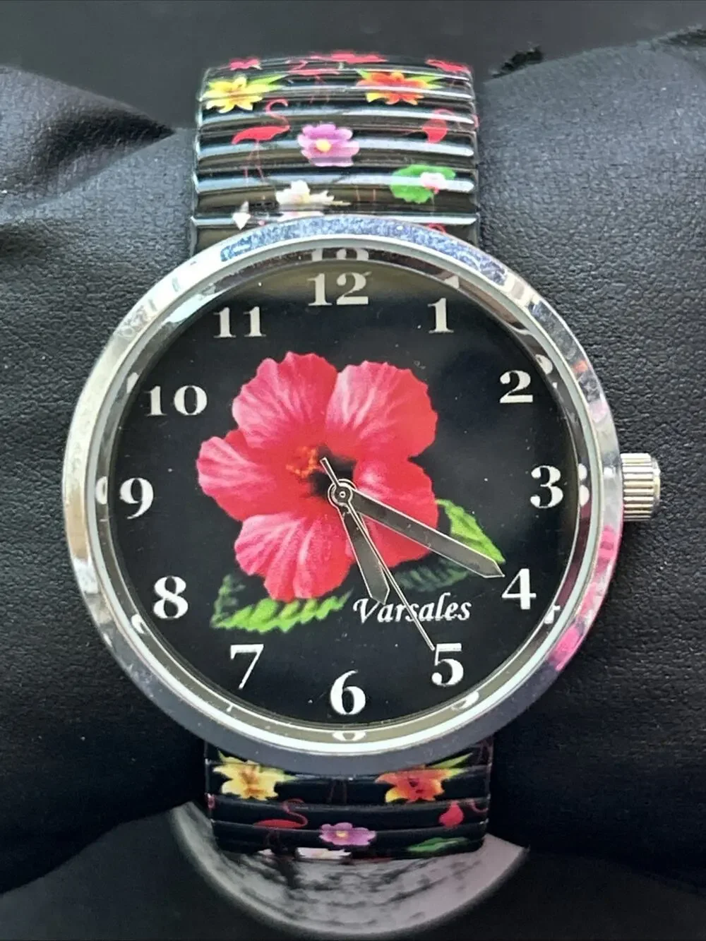 Varsales Floral Dial And Band Women’s Stretch Band Quartz Watch