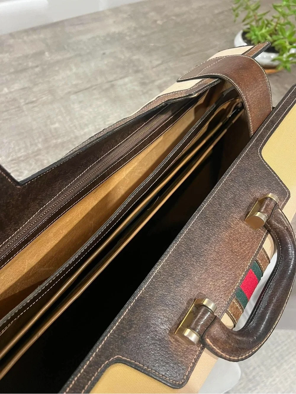 N/A vintage gucci