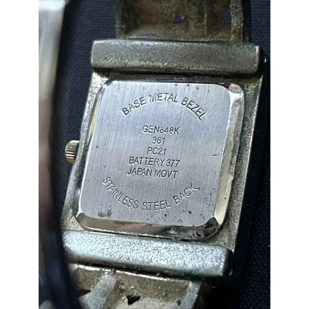 Unbranded silver tone