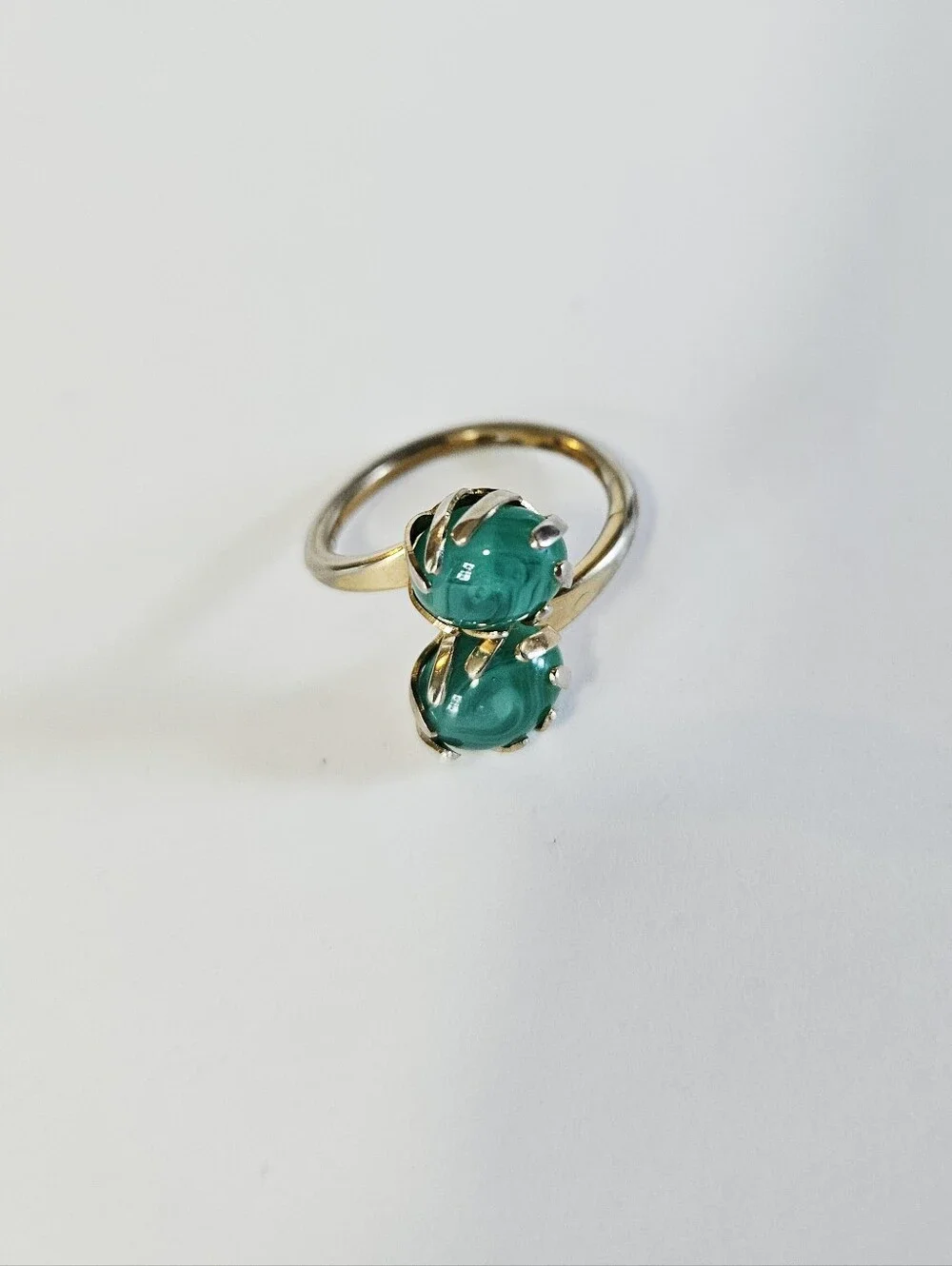 Sarah Coventry Vintage 1962 Gay Pretenders Round Green Glass Jade Cabochon Ring