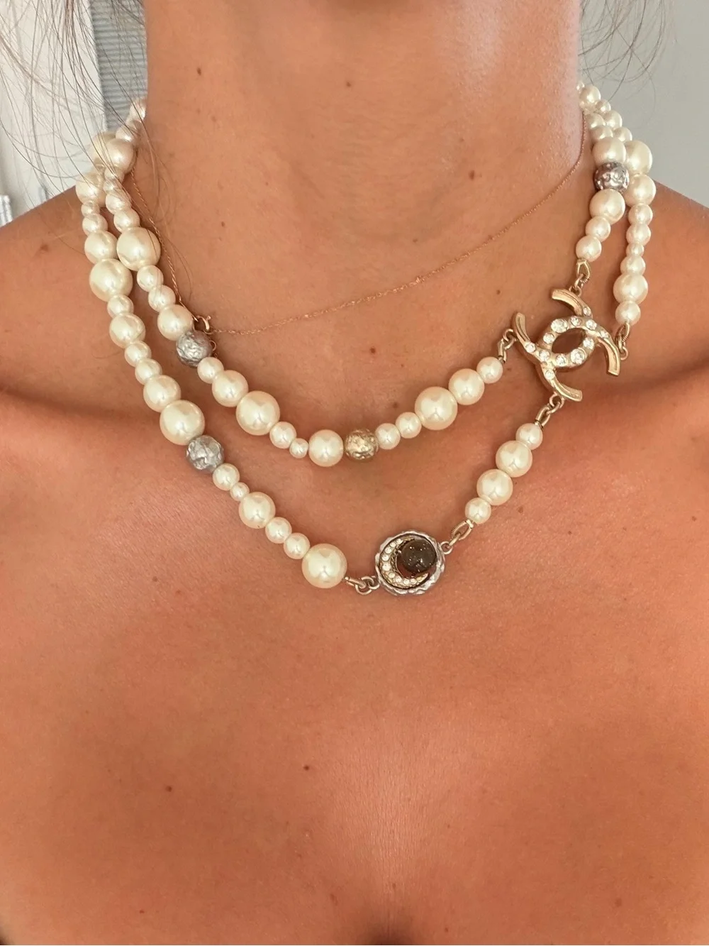 CHANEL design accents subtle