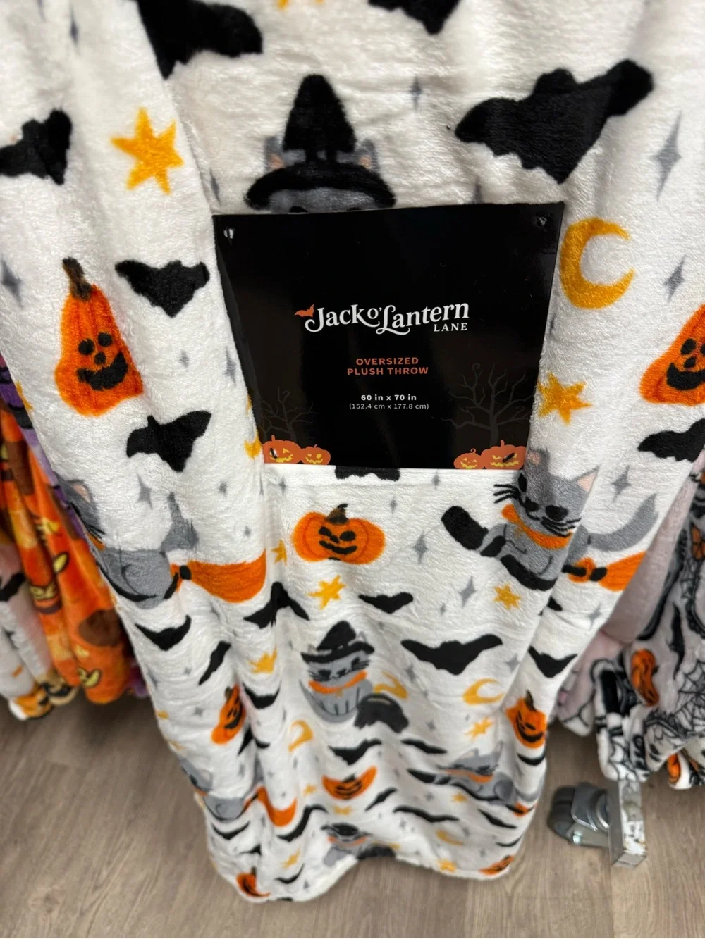 Jack-O'-Lantern Lane Halloween Plush Throw - White & Orange