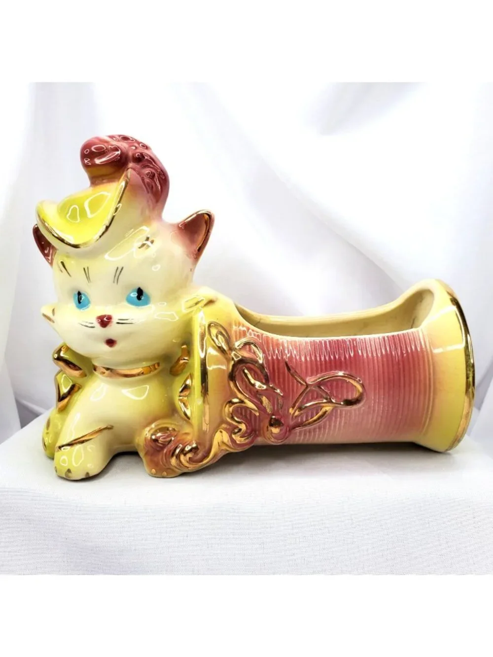 hull vtg pottery