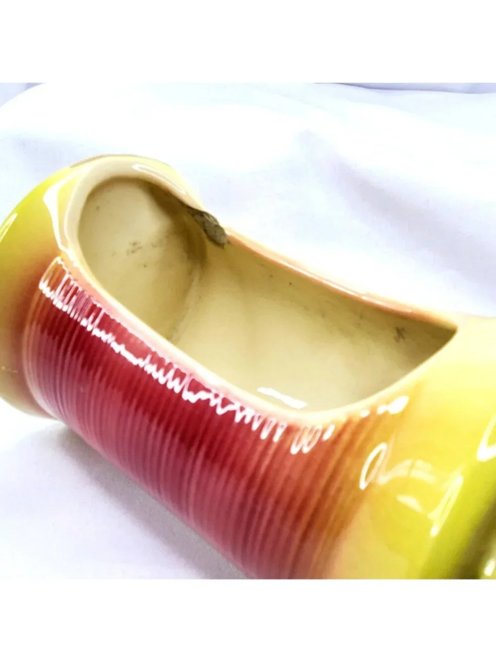 hull vtg pottery