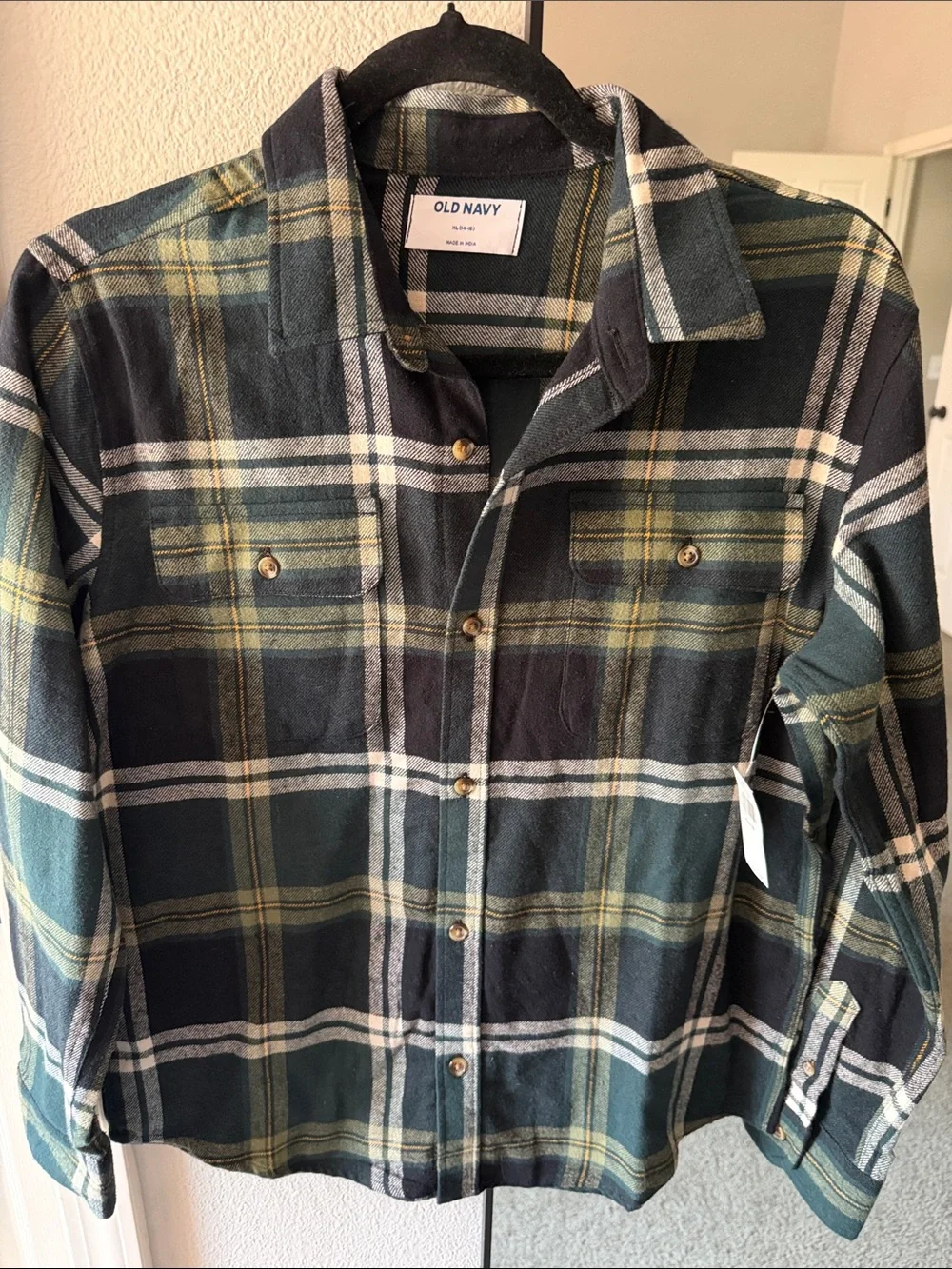 Old Navy Green and Black Plaid Button-Down Shirt