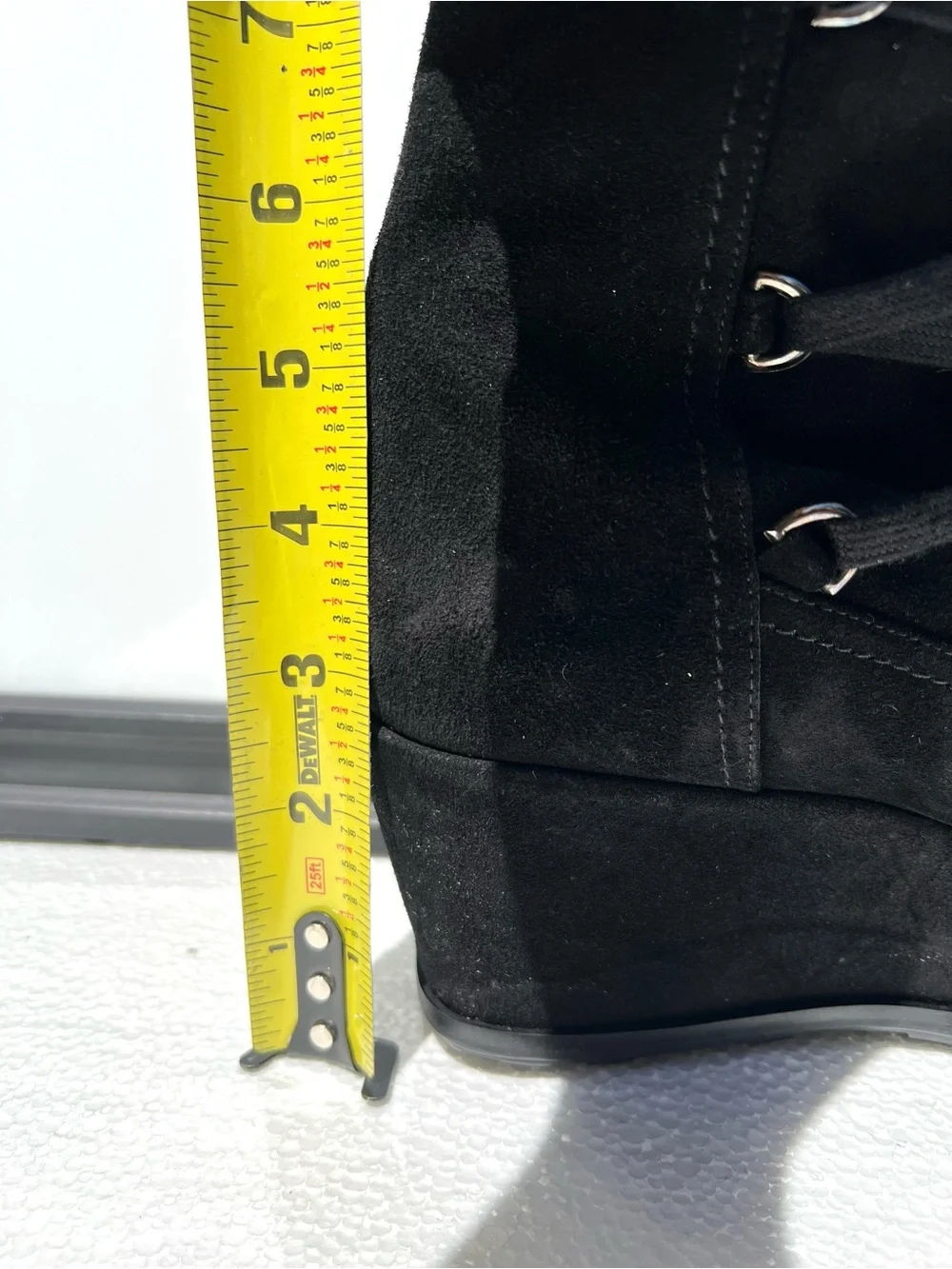 Stuart Weitzman chic luxurious