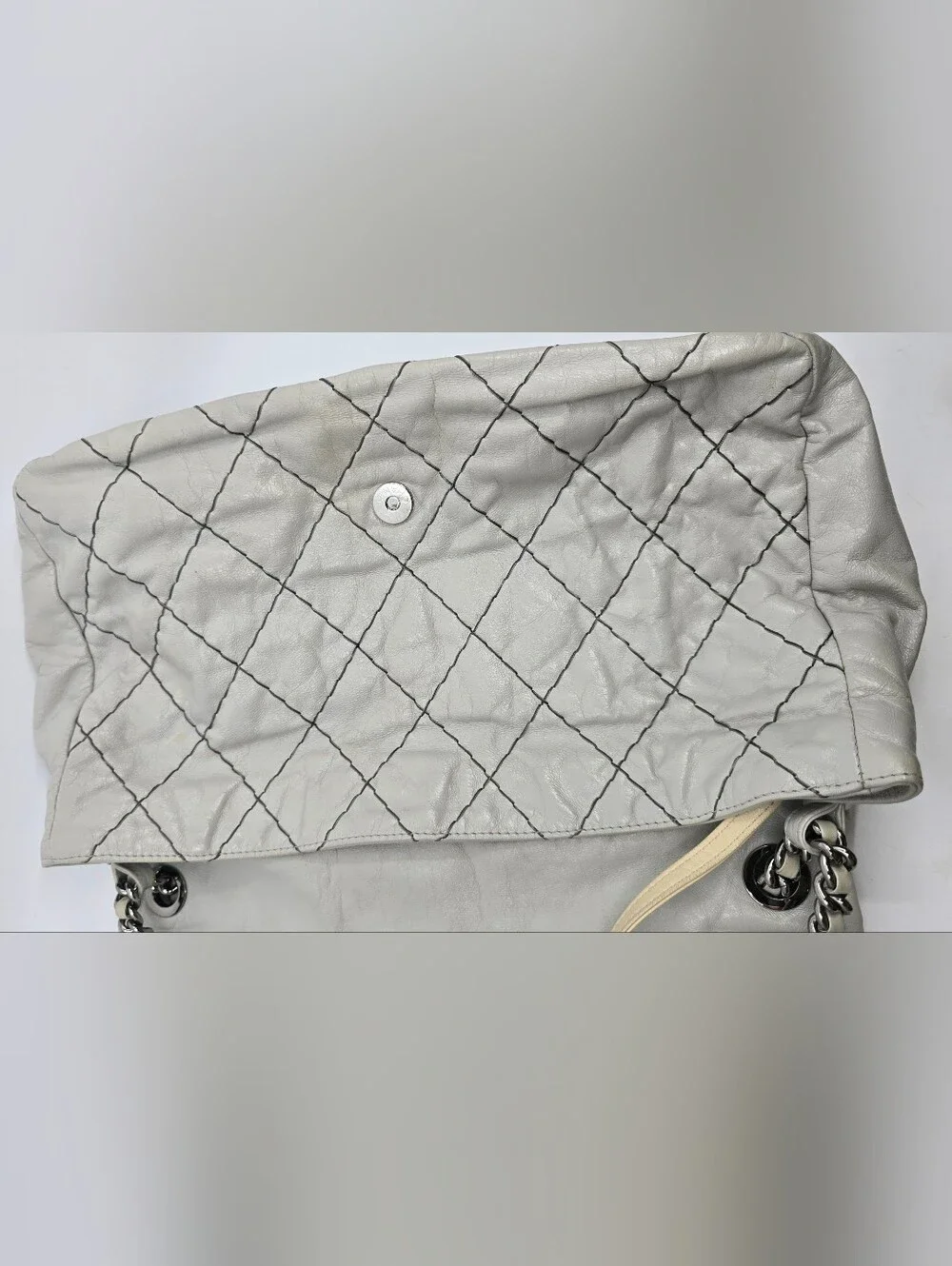 CHANEL good see