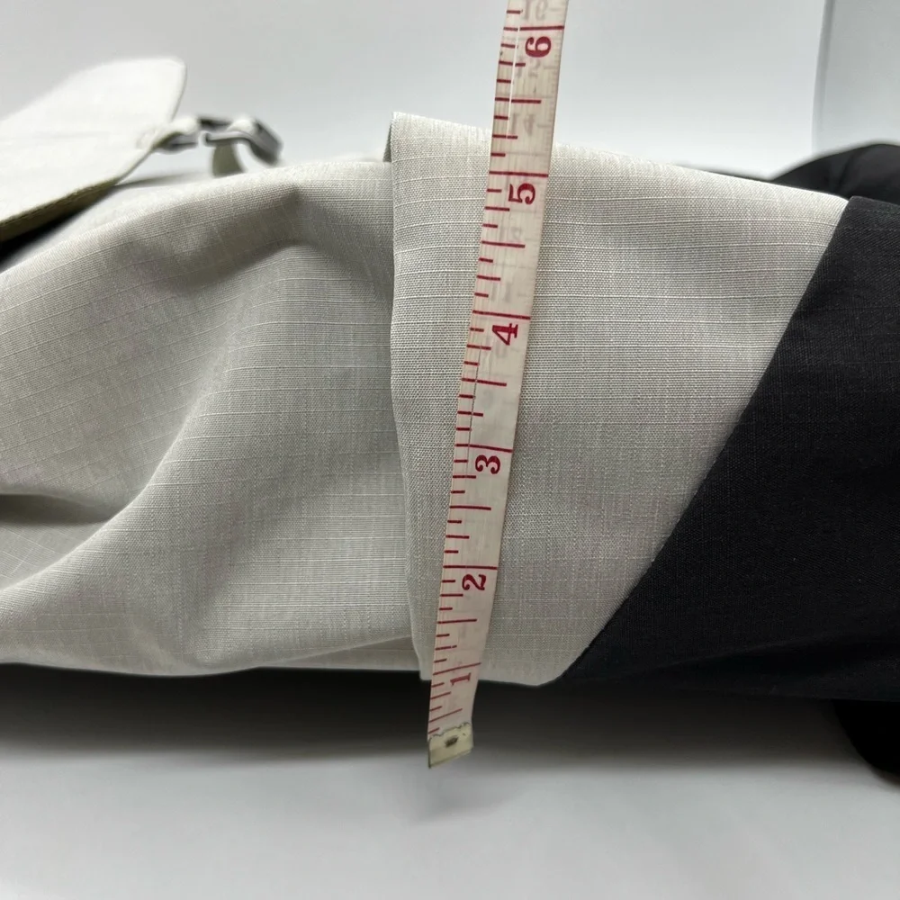 Thule essentials gray