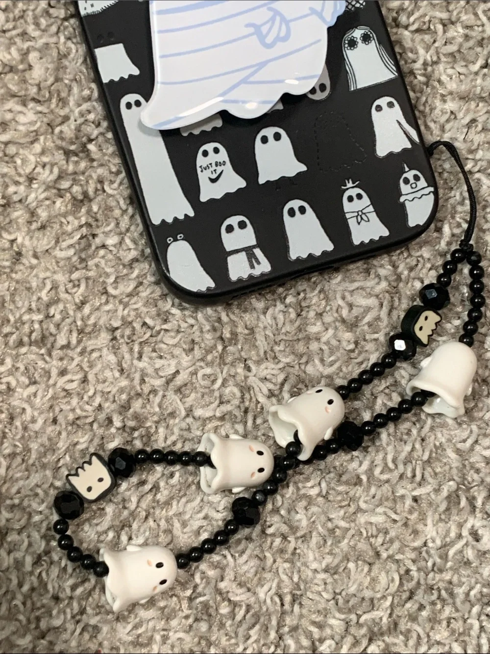 N/A black iphone