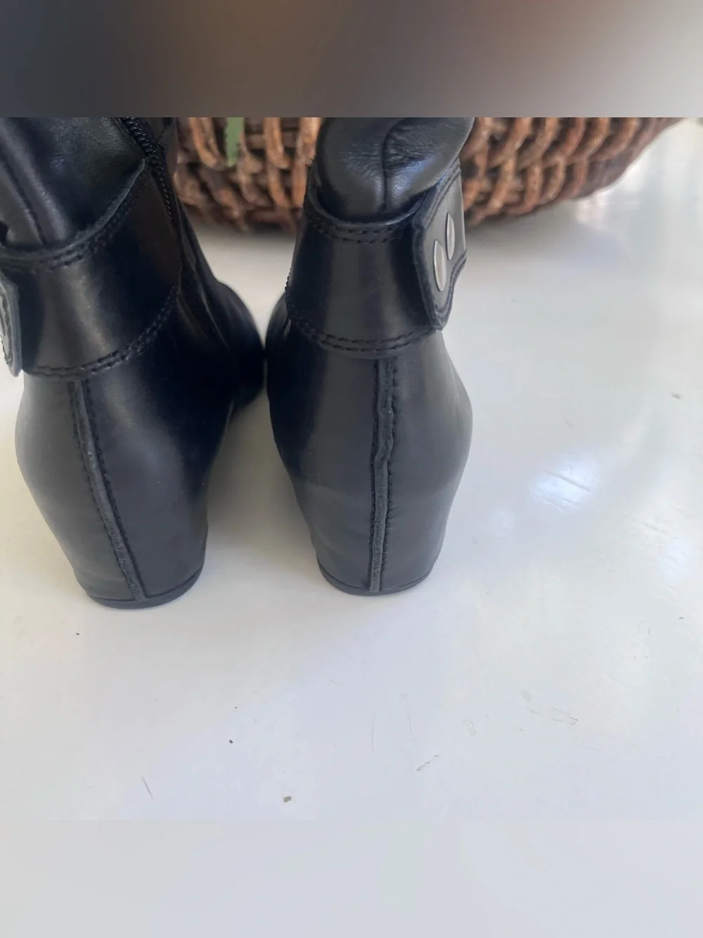 Franco Sarto please see