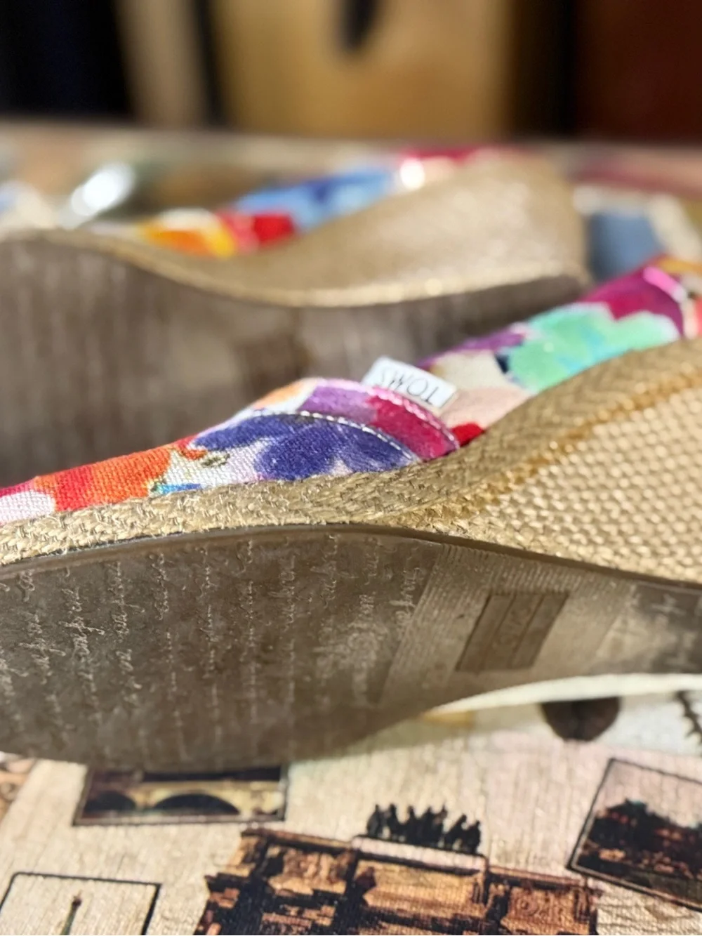 Toms floral canvas