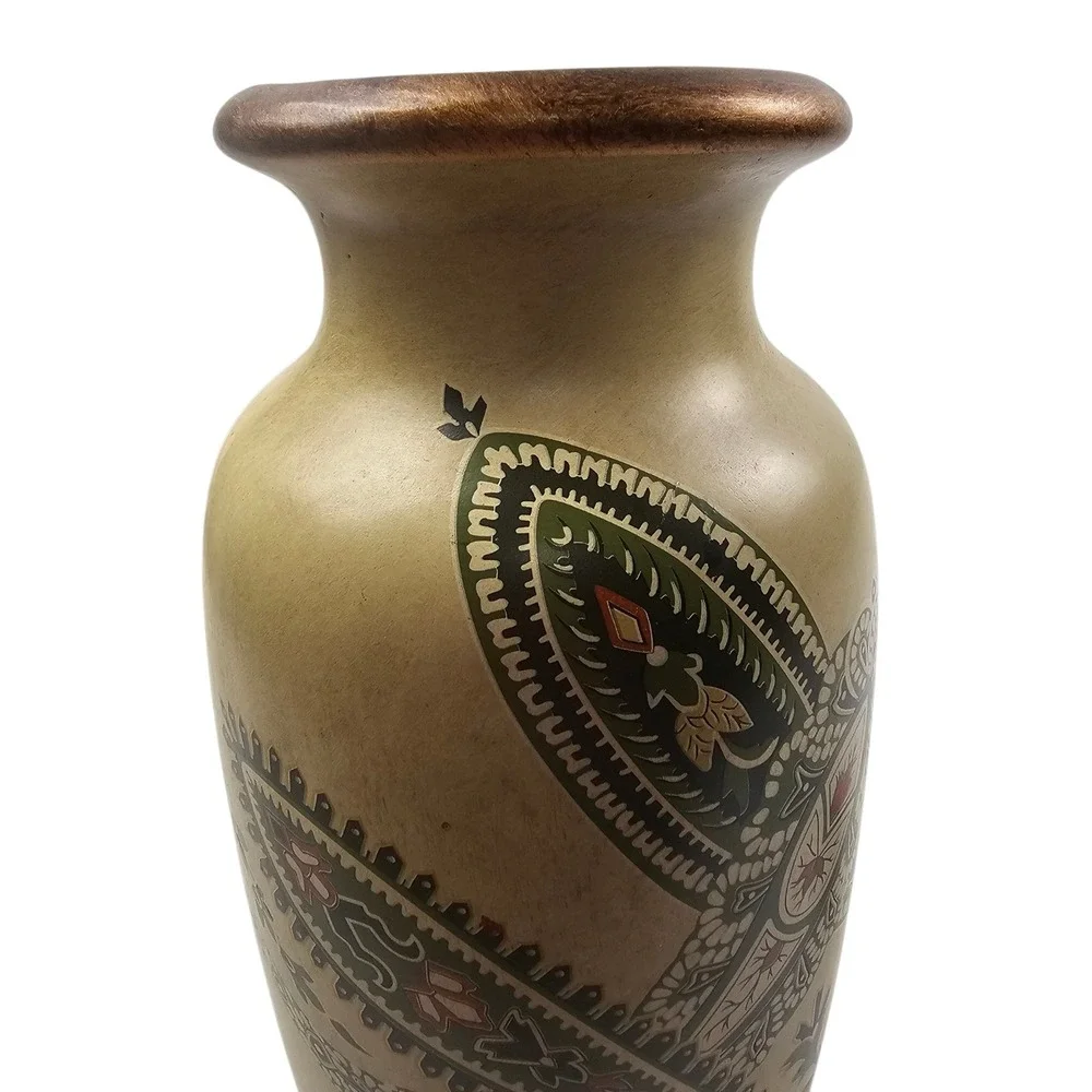 N/A decorative vase