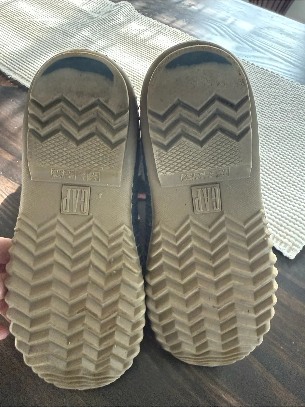 GAP girls duck