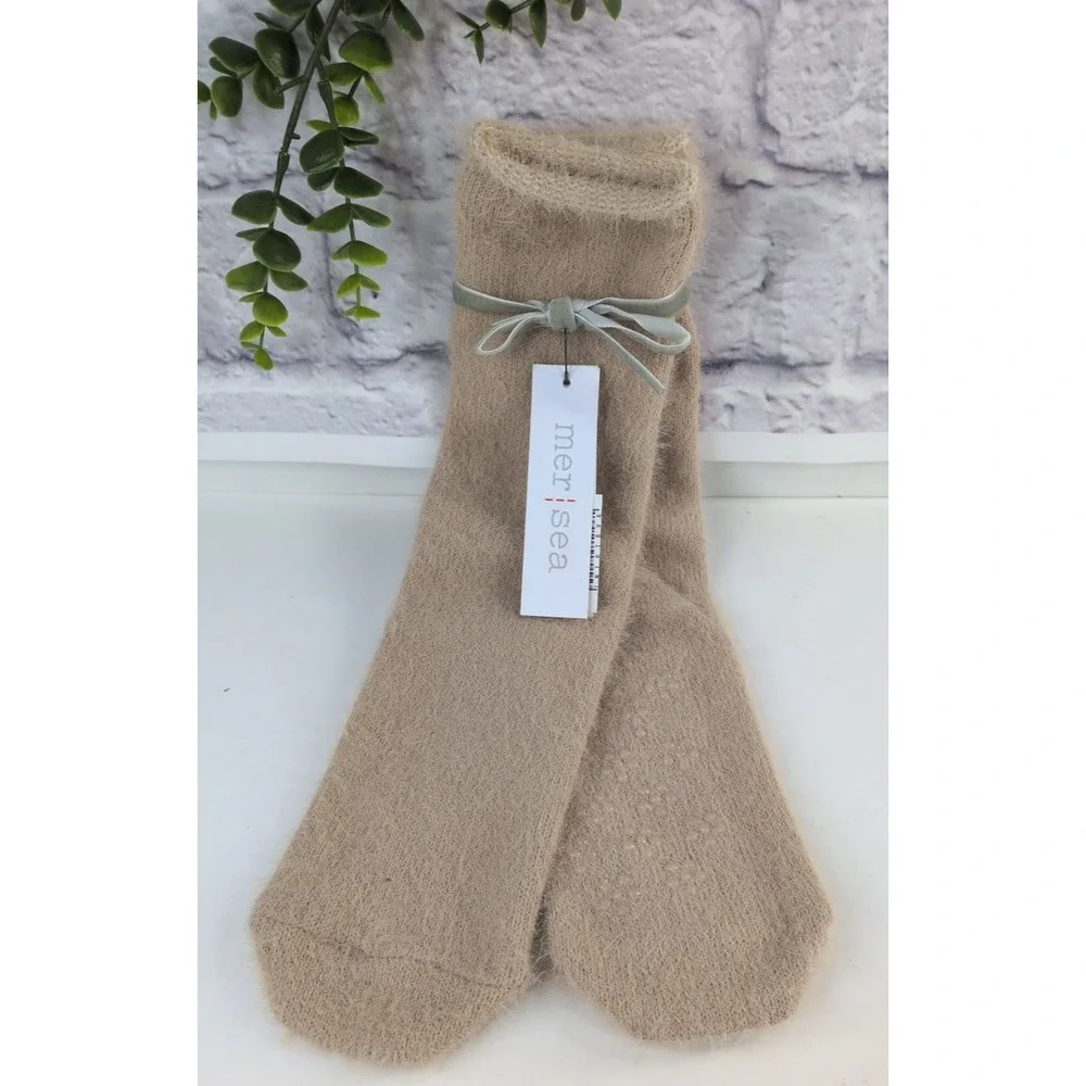 NWT RARE FIND😍MerSea Womens Slipper Socks Chalet Latte Non-Slip Cozy‎ Luxury