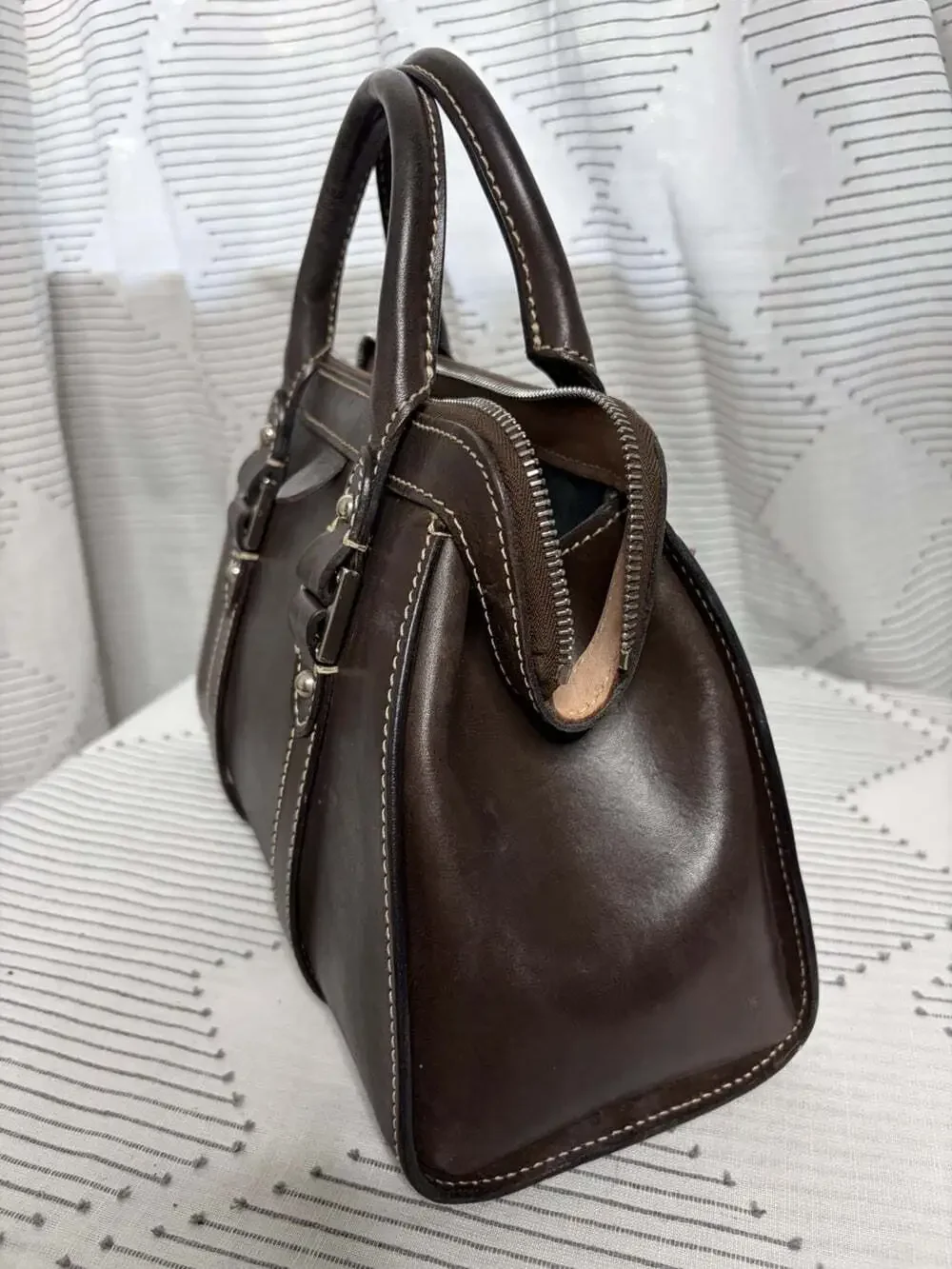 Dooney & Bourke very htf