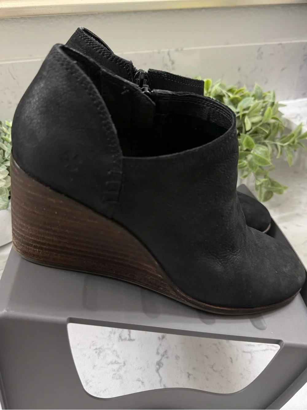 Lucky Brand classic black