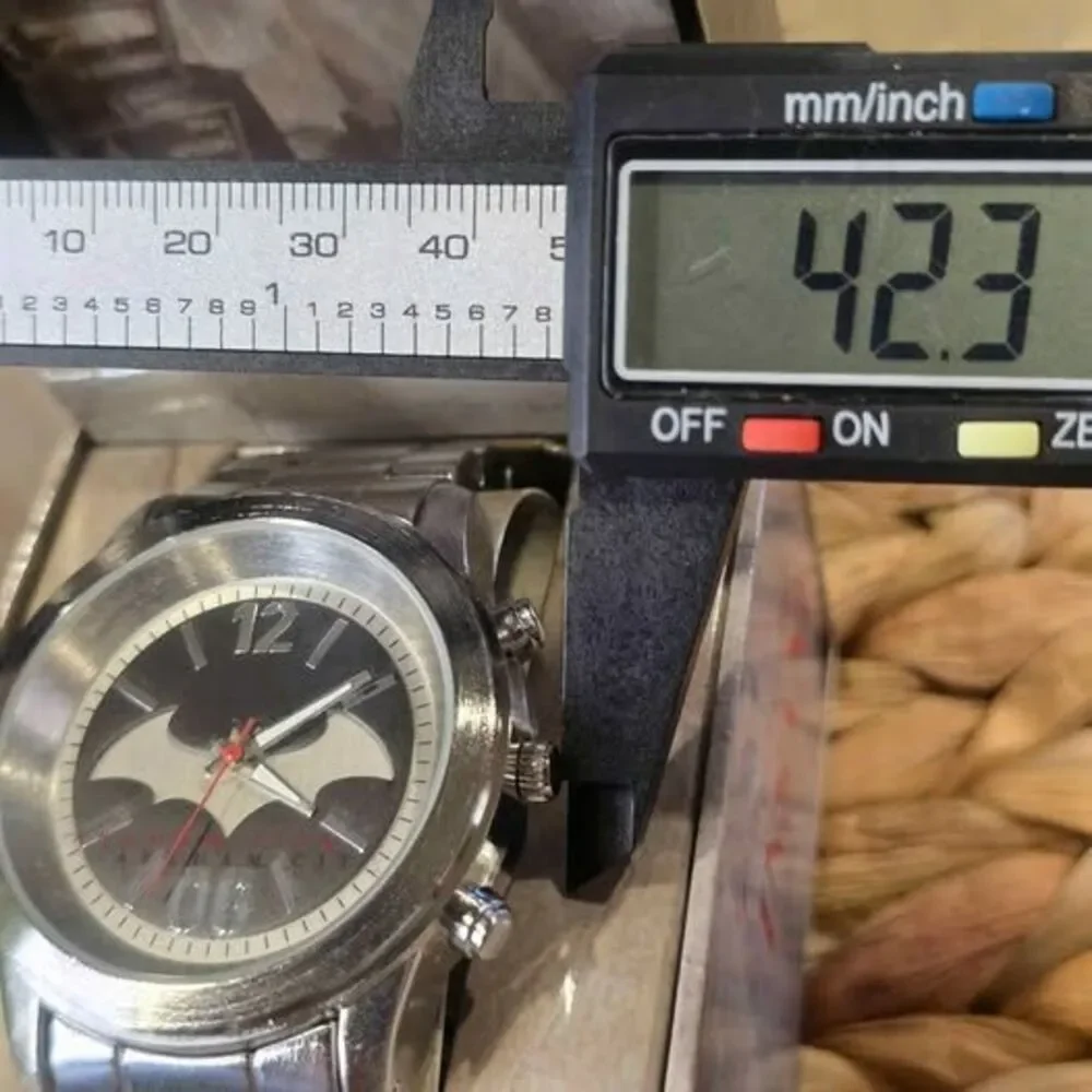 Accutime watch logo
