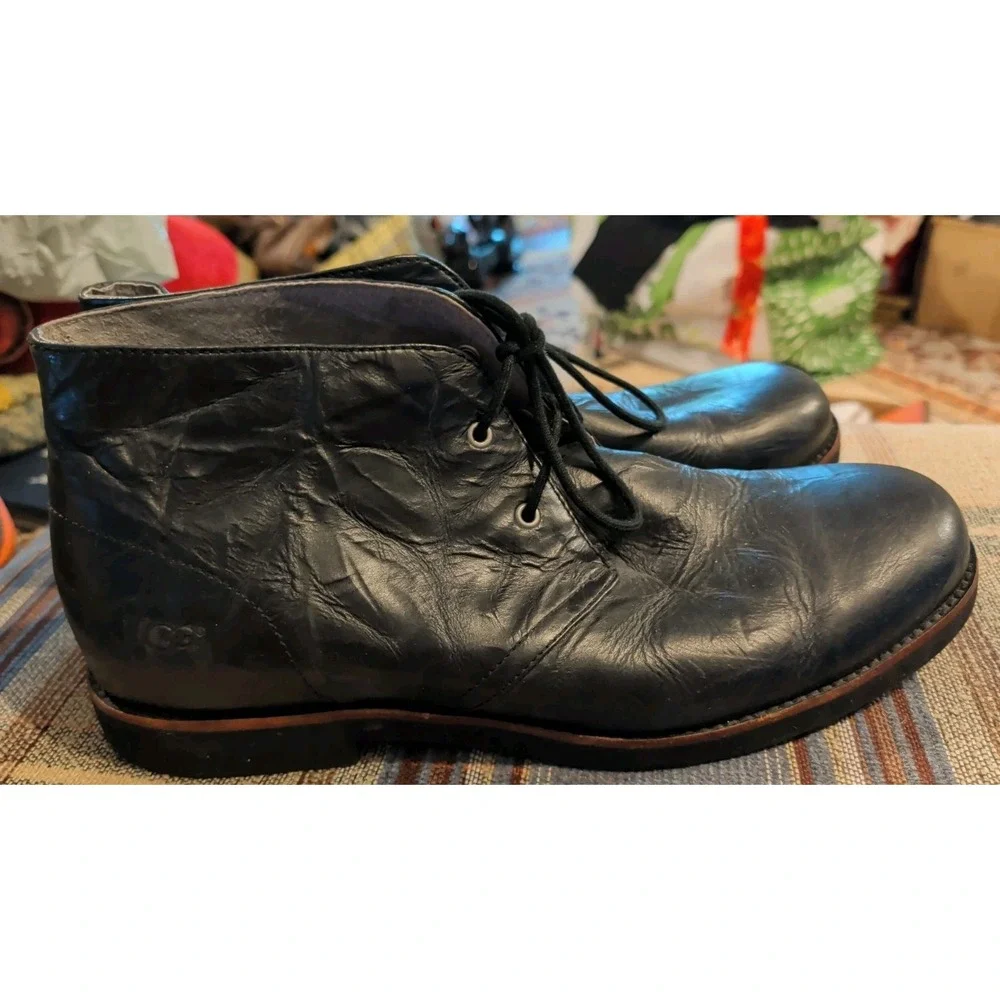 UGG men 14