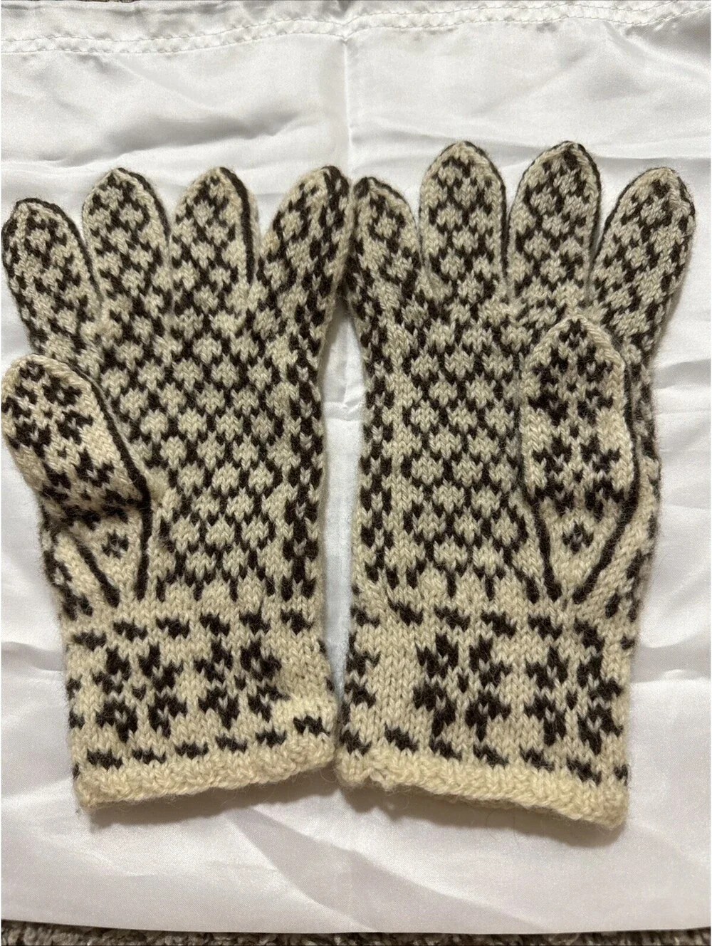 N/A cozy hand