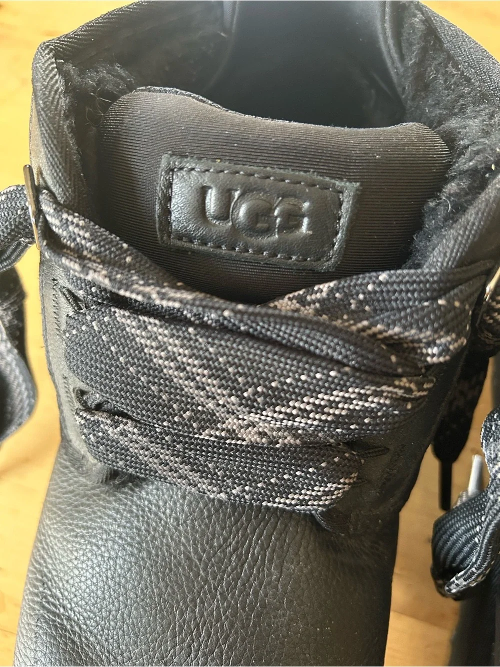 UGG Men's Neumel FT Black Leather Chukka Boots Size 11