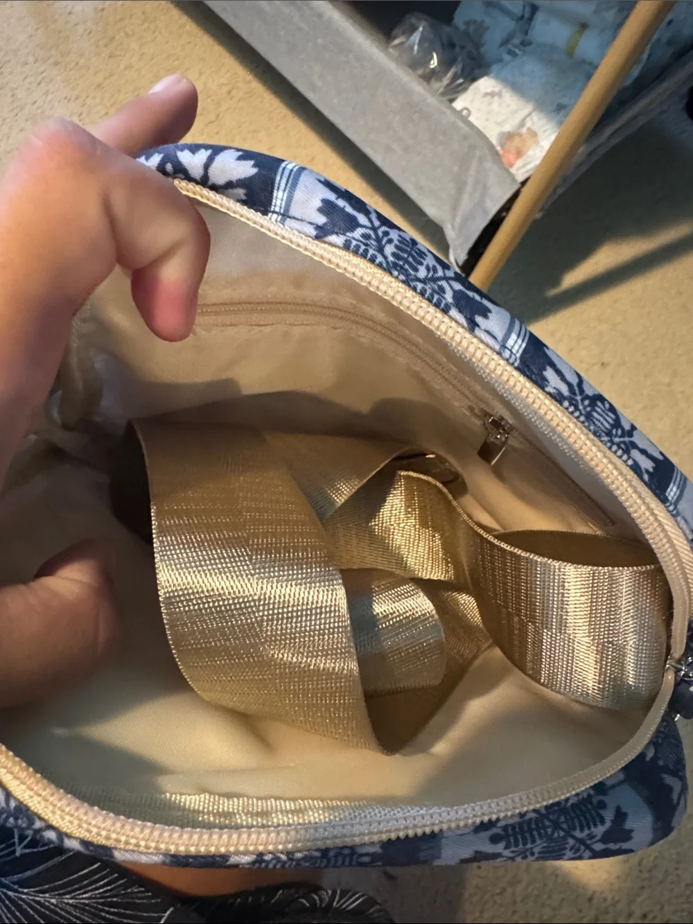 N/A compact crossbody