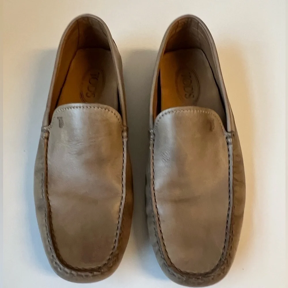 Tod’s Men’s Driving Loafer’s. Excellent Condition. Size 7.5