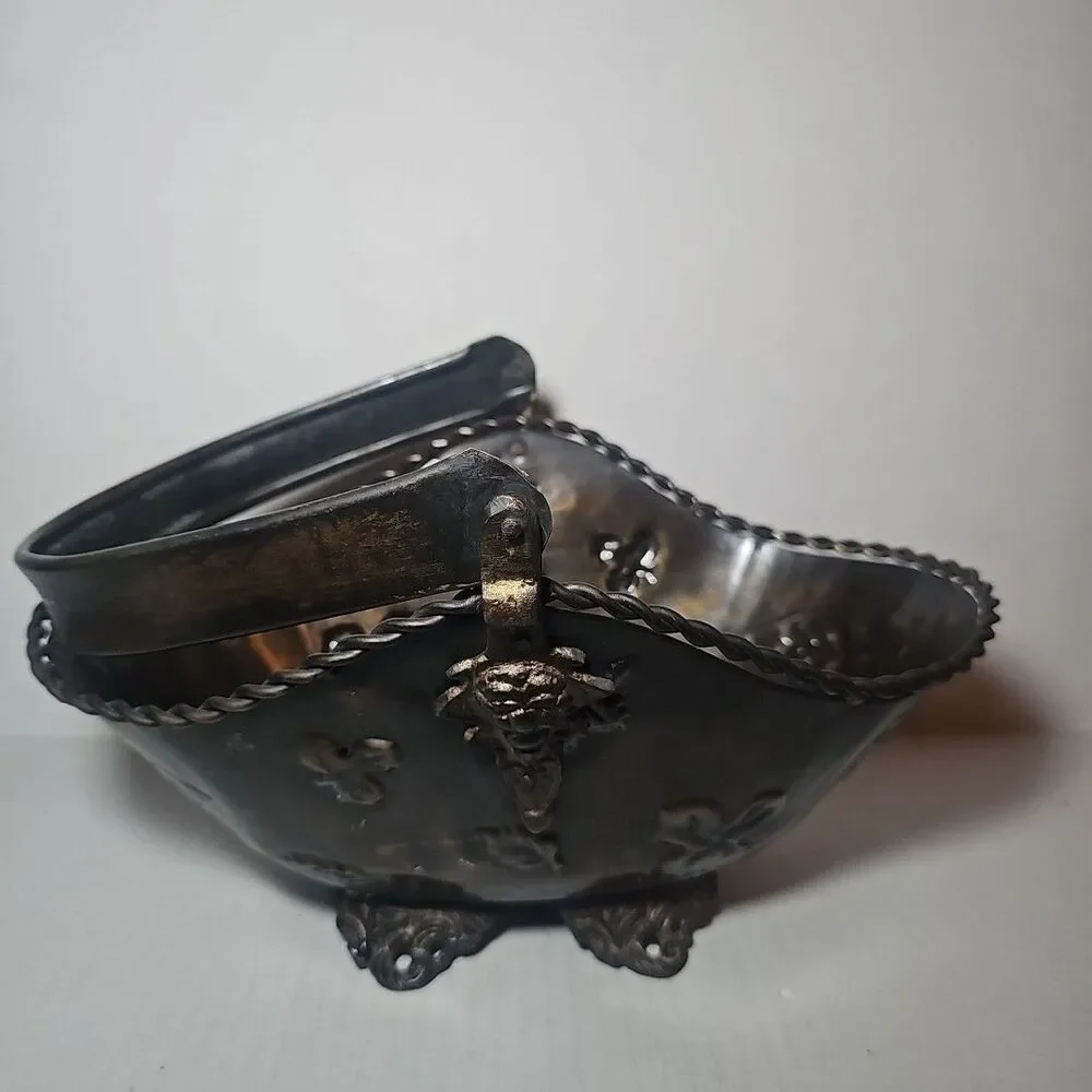 Unbranded this antique