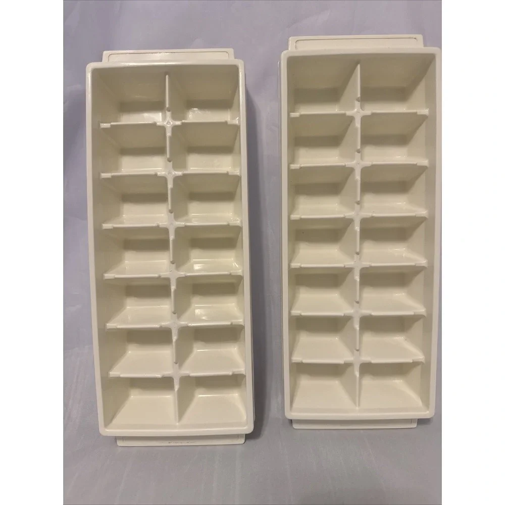 VINTAGE Unbranded STACKING PLASTIC‎ ICE CUBE TRAYS