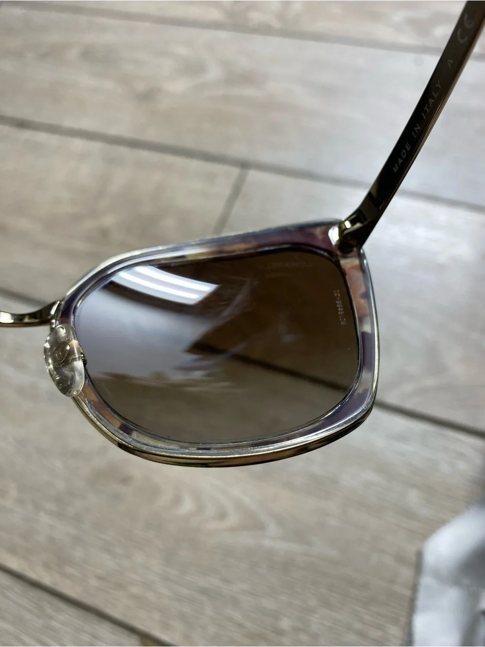 CHANEL elegant sunglasses