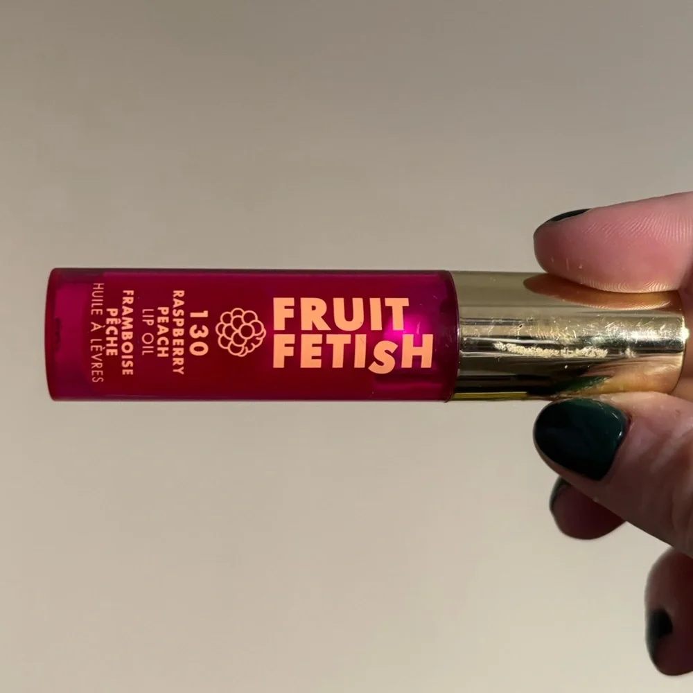 💥 Milani Fruit Fetish Lip Oil - Raspberry Peach