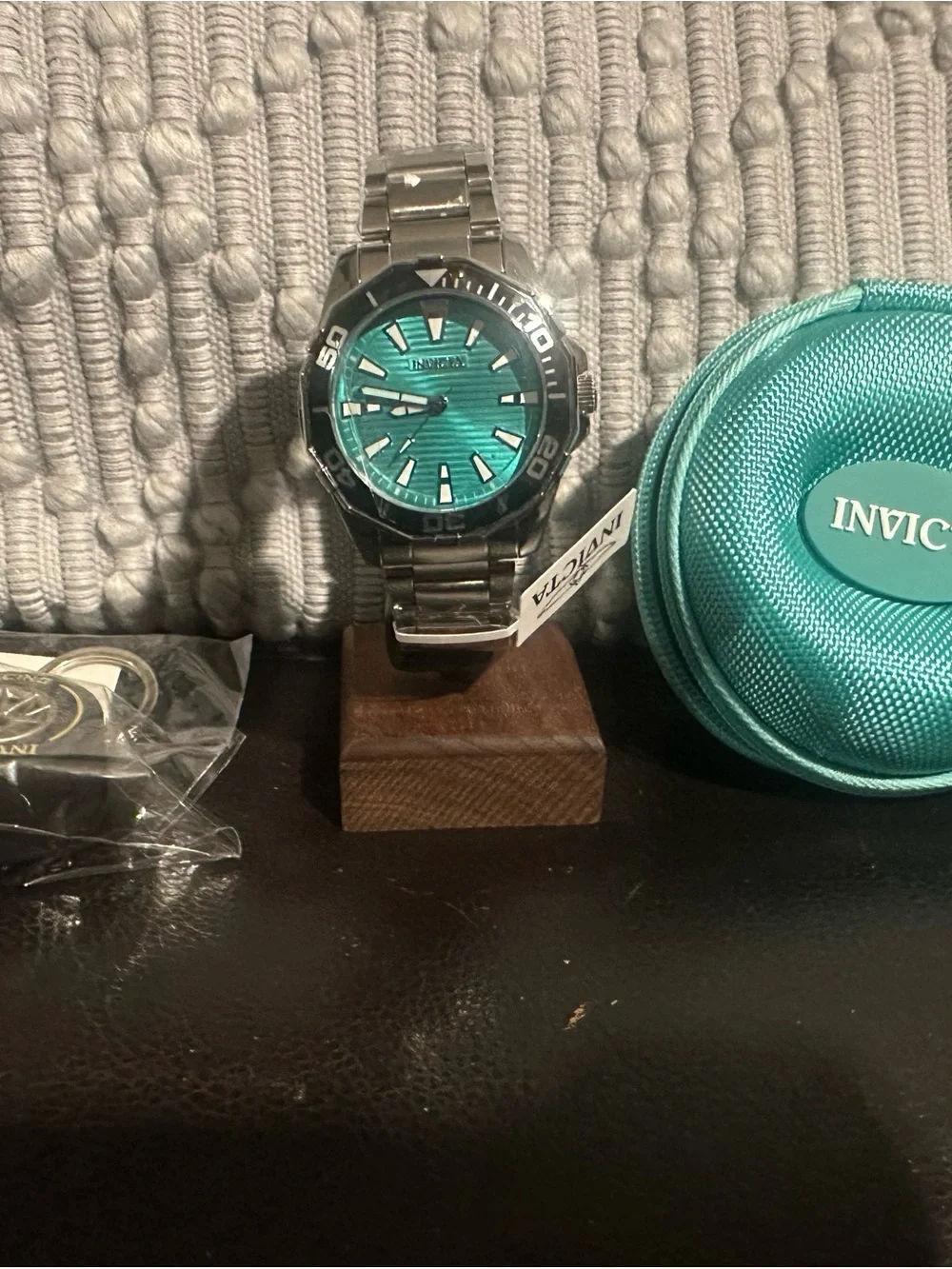 Invicta bold turquoise