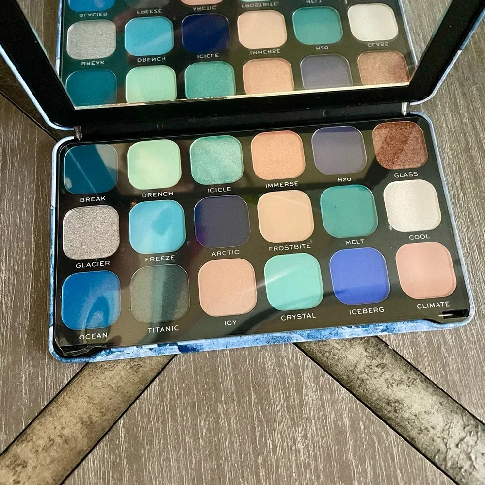 Makeup Revolution new tin