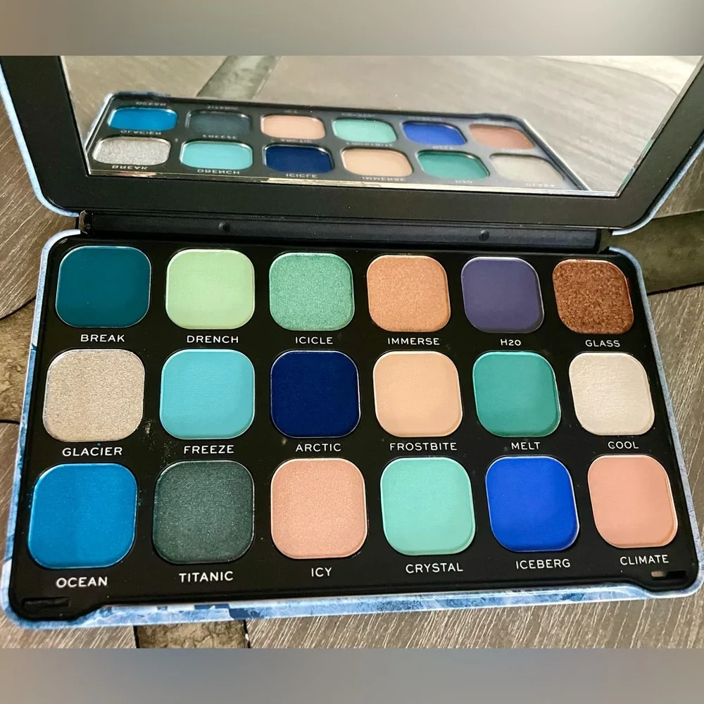Makeup Revolution new tin