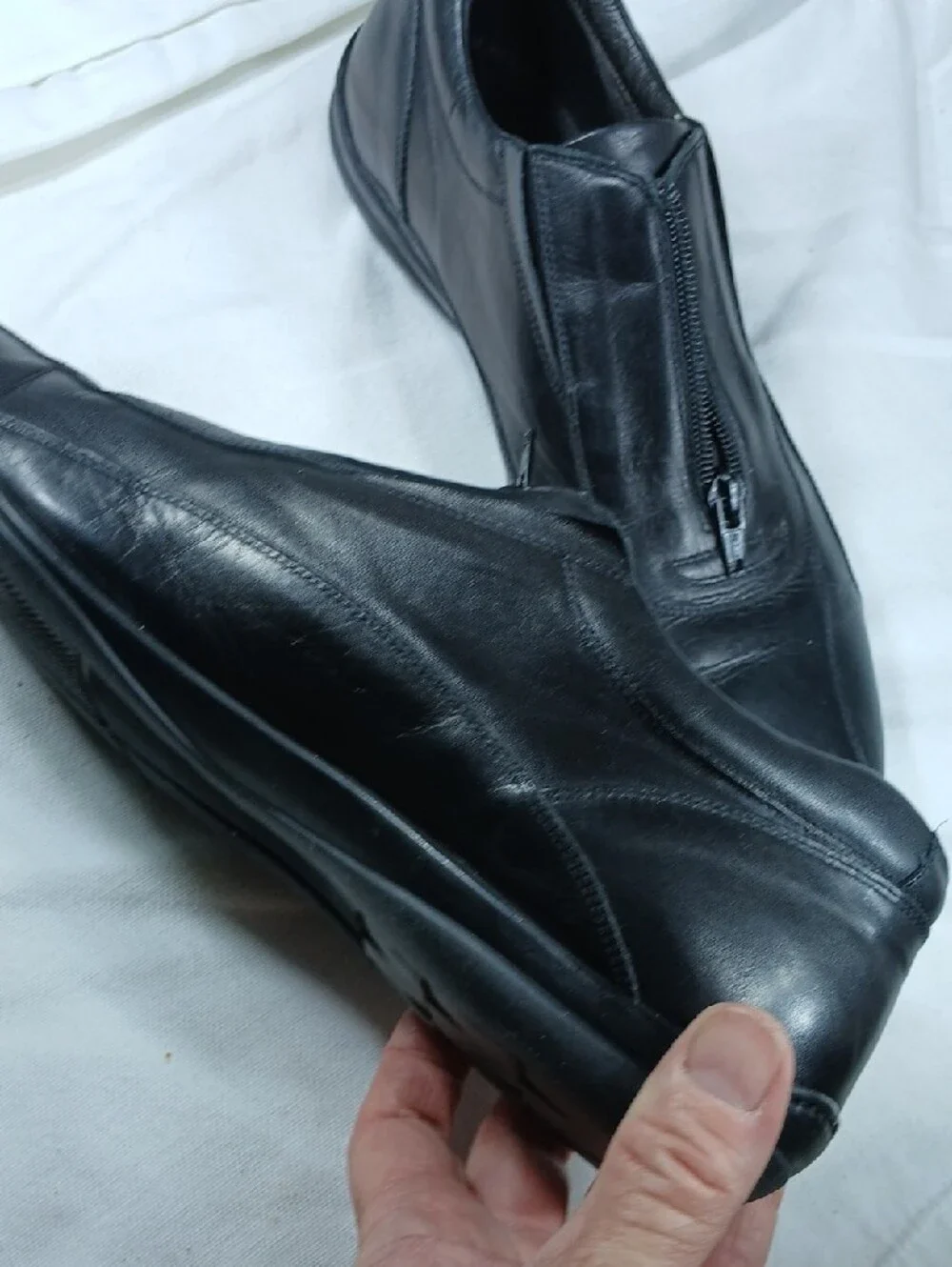 To Boot sleek zip