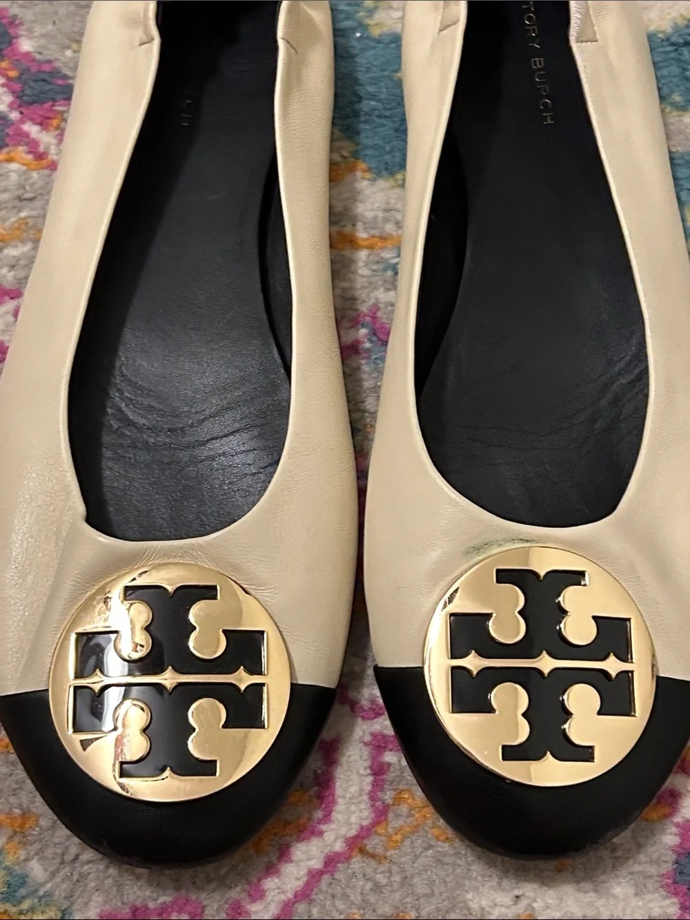 Tory Burch densely 🤍🖤