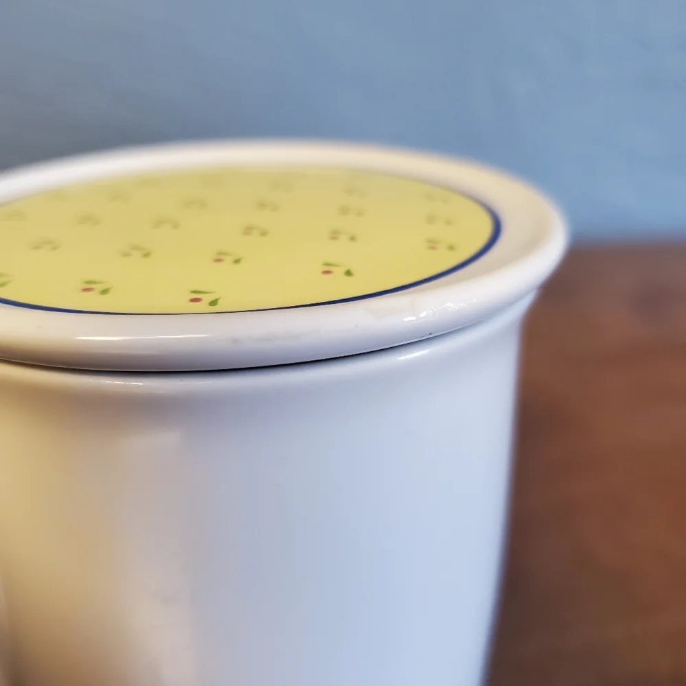 Vintage Giftco Inc. Goose Coffee Mug with Lid