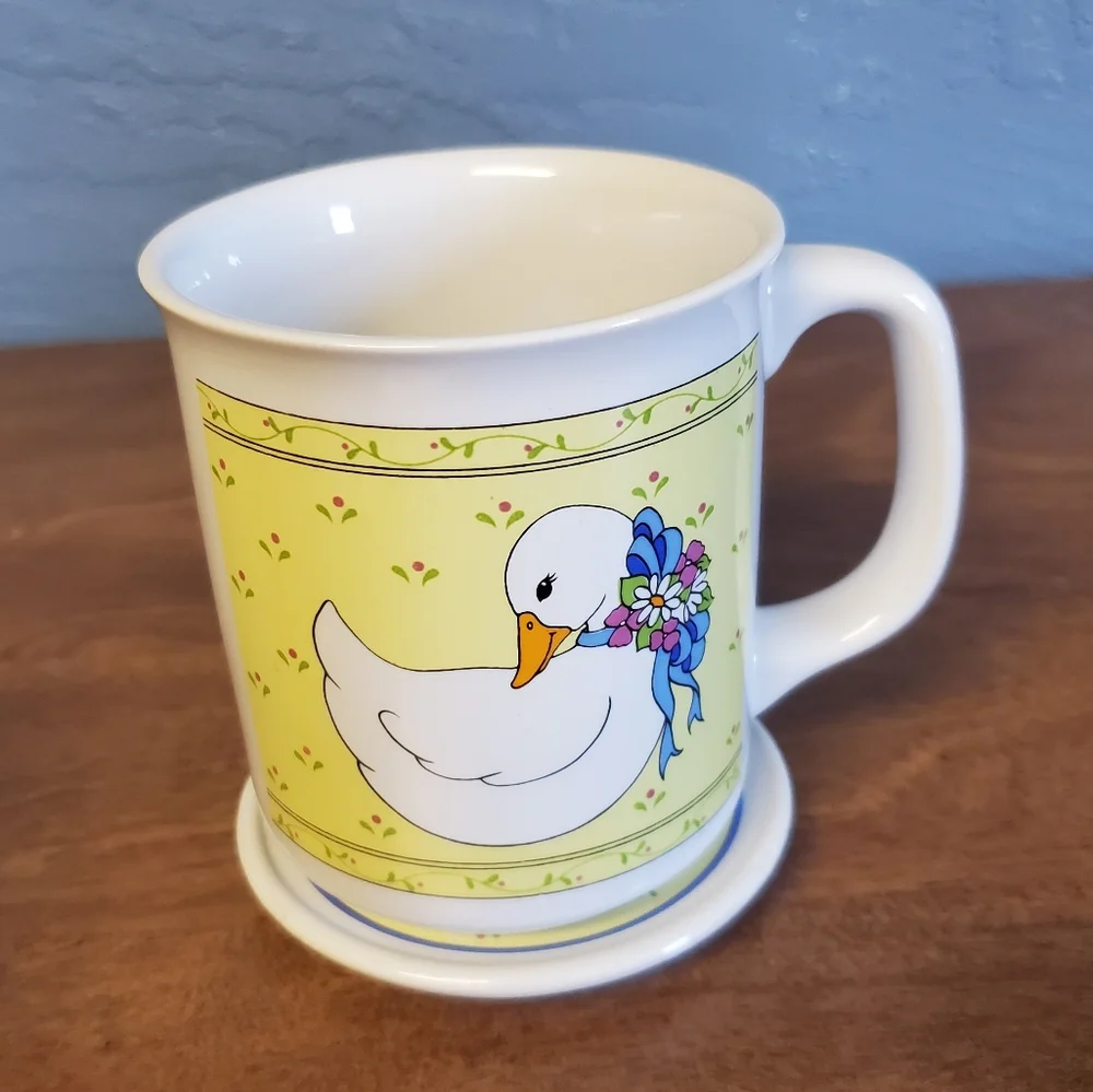 Vintage Giftco Inc. Goose Coffee Mug with Lid