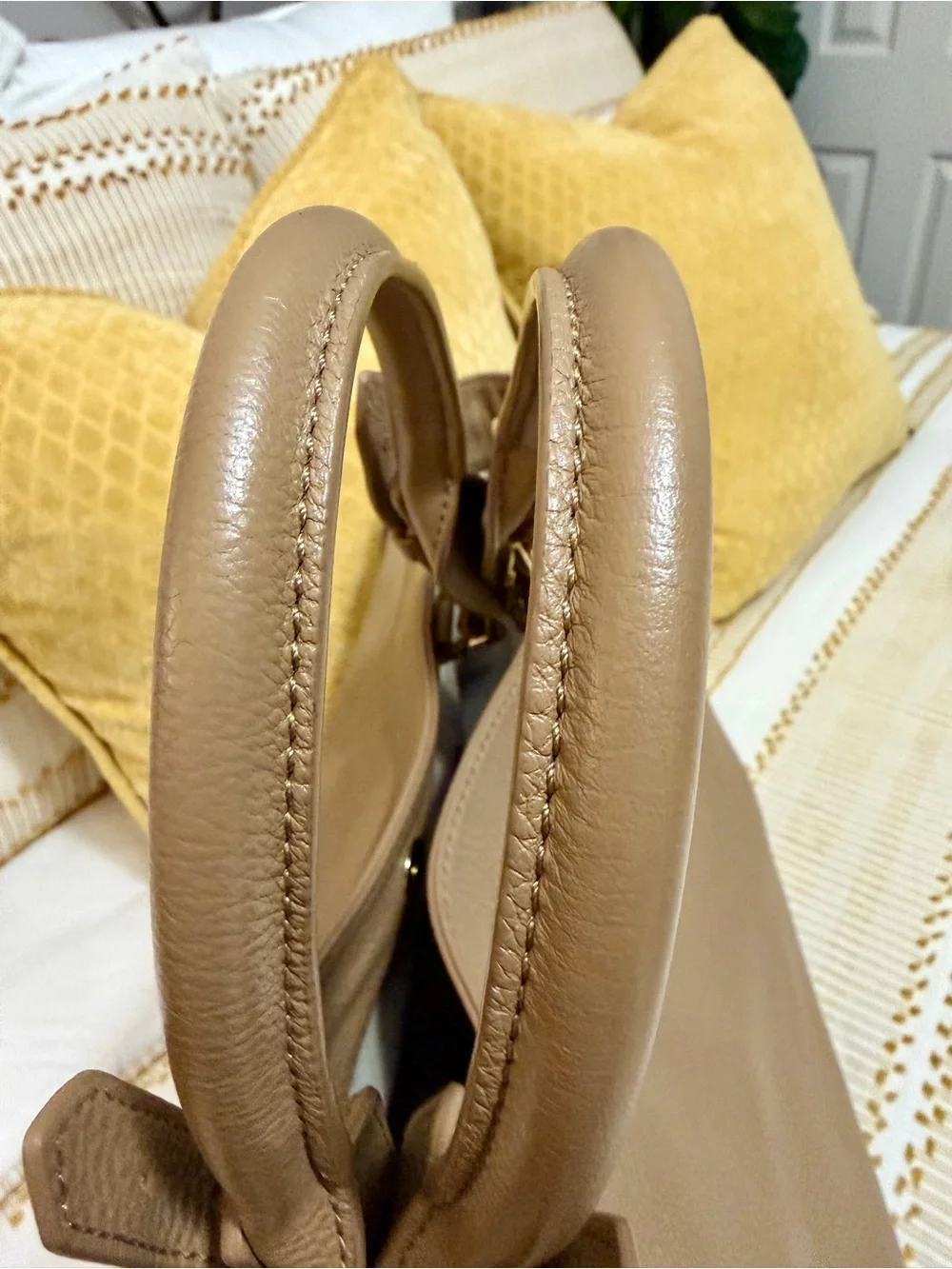 Tory Burch use tan