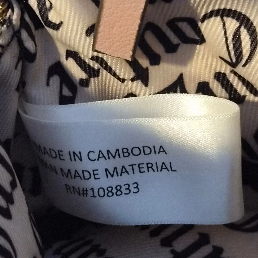 Juicy Couture print measurements signature